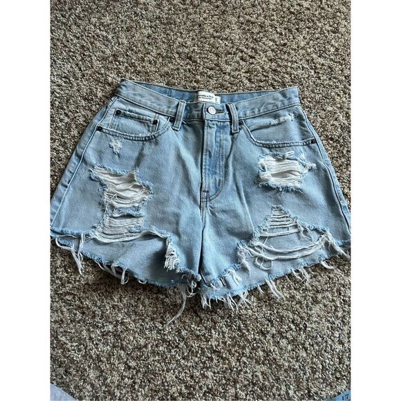Abercrombie & Fitch Mid-Rise Boyfriend Distressed Curve Love Shorts 100% Cotton - Picture 1 of 9